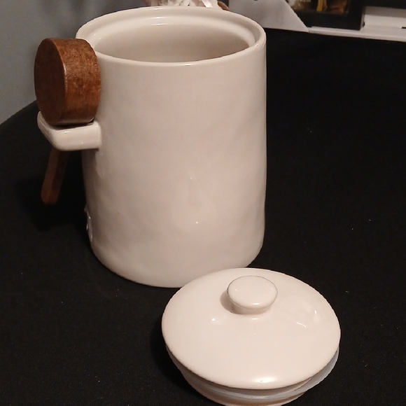 Rae Dunn Cream Coffee Canister with Wooden Scoop NWT - Picture 6 of 10
